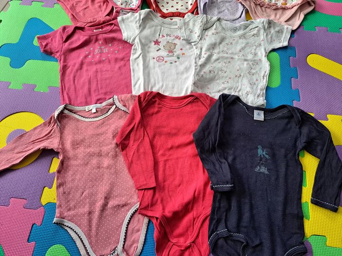 Lot de 10 bodies 12m - photo numéro 4