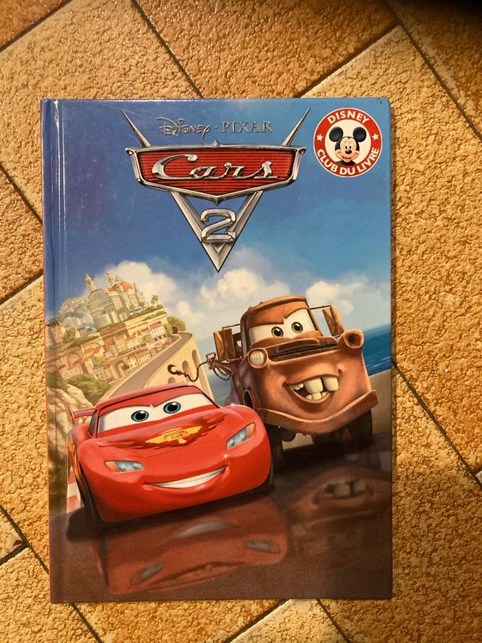 Livre Disney cars 2