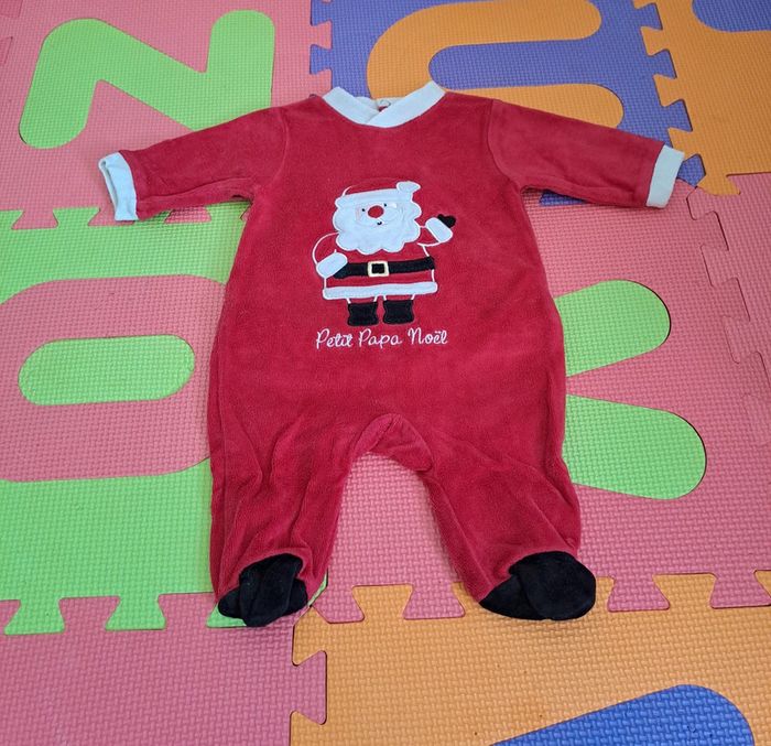 Pyjama grenouillère 1 pièce rouge père Noël, taille 1 mois (54 cm)