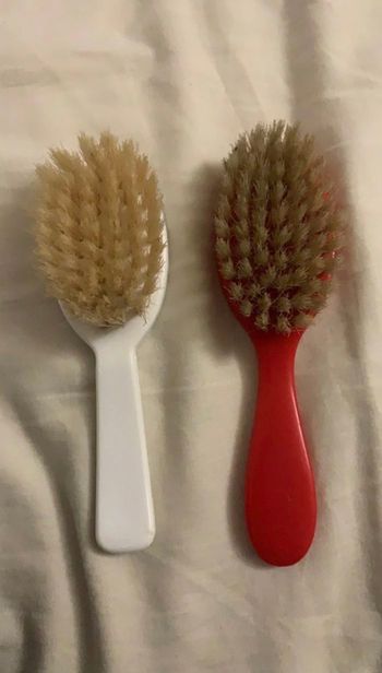 Lot de 2 brosses pour bébé