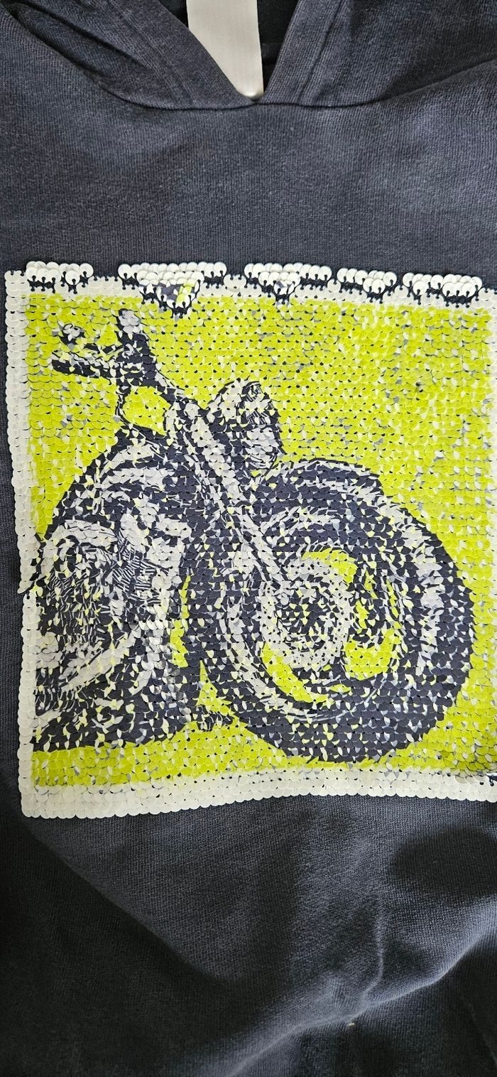 Sweat a capuche - photo numéro 2