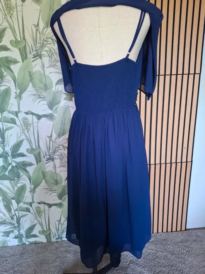 Robe de soirée  avec châle - photo numéro 3