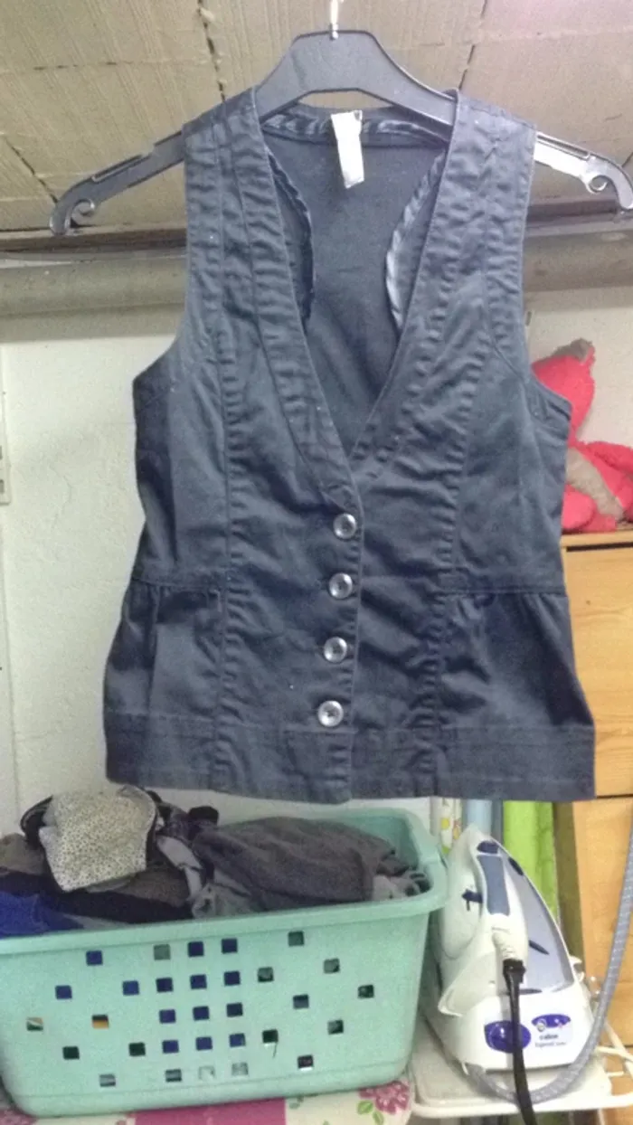 Veste sans manche noire 10 ans