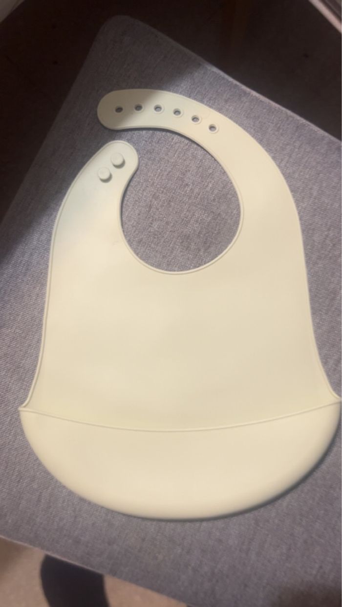 Bavette pour bébé neuf