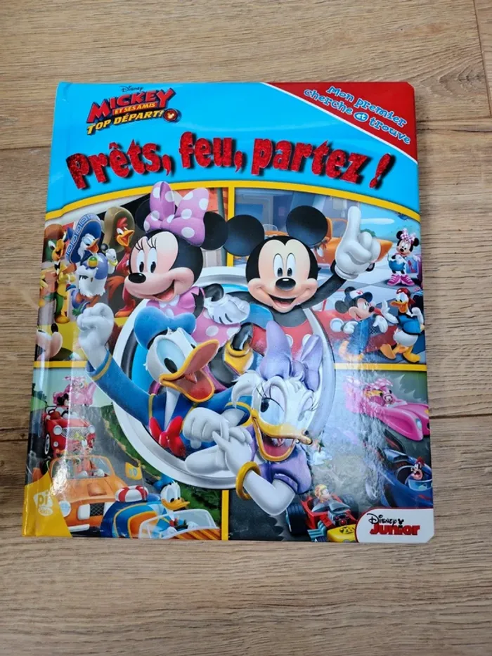 Livre cartonné grand Mickey et ses amis top départ prêts feu partez mon premier cherche et trouve