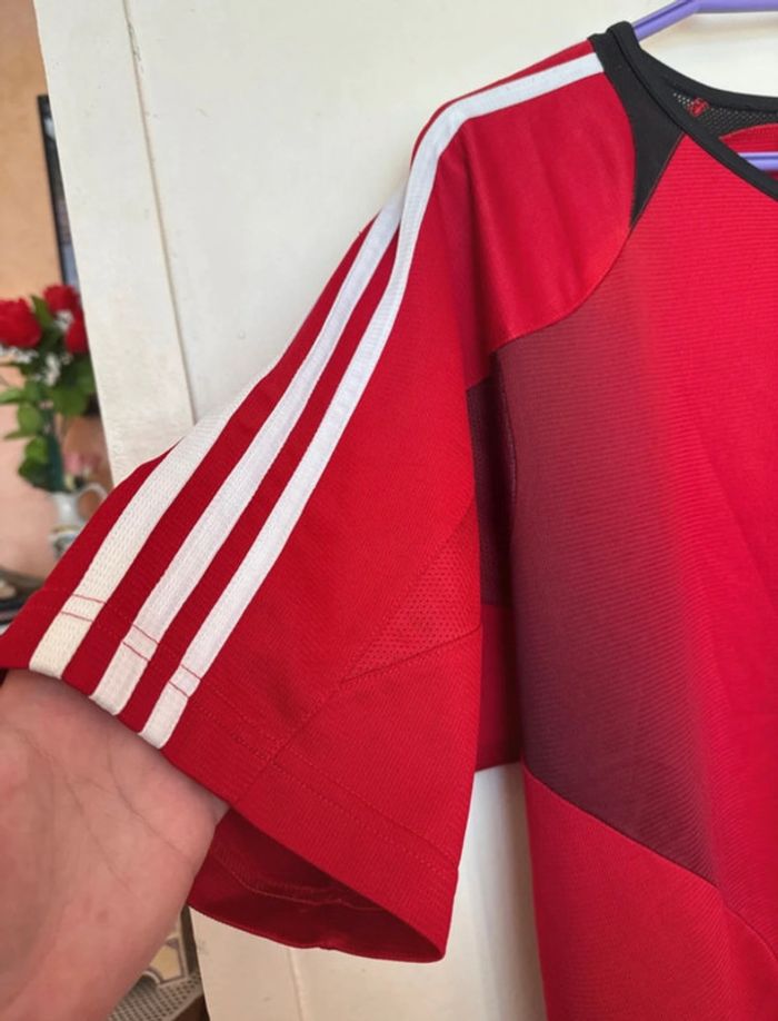 T-shirt. Adidas. Rouge. A manches courtes. Homme. - photo numéro 3