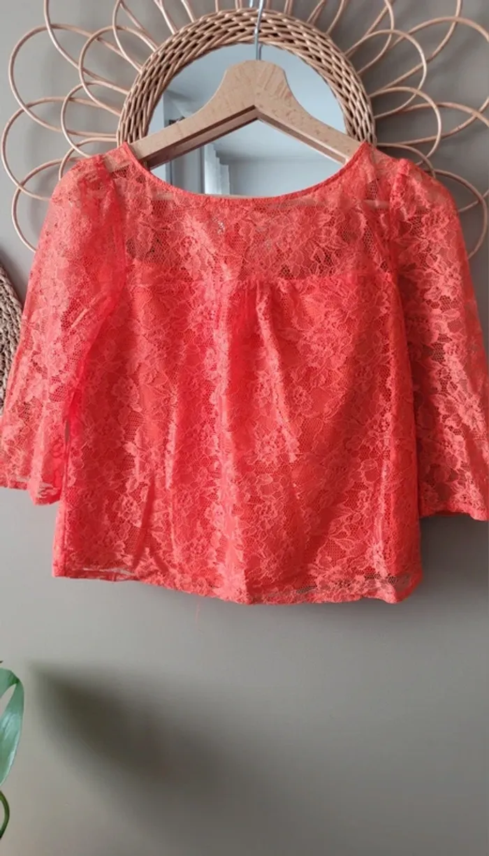 Blouse en dentelle Kookaï manches 3/4 très bon état - photo numéro 3