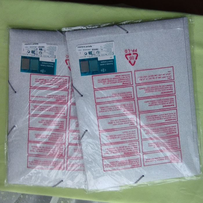 Pochettes avec élastique 3 rabats A4 Neuf - photo numéro 4