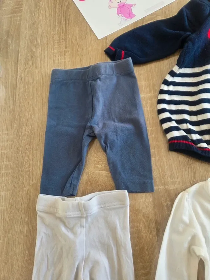 Lot vêtements 3m fille - photo numéro 7