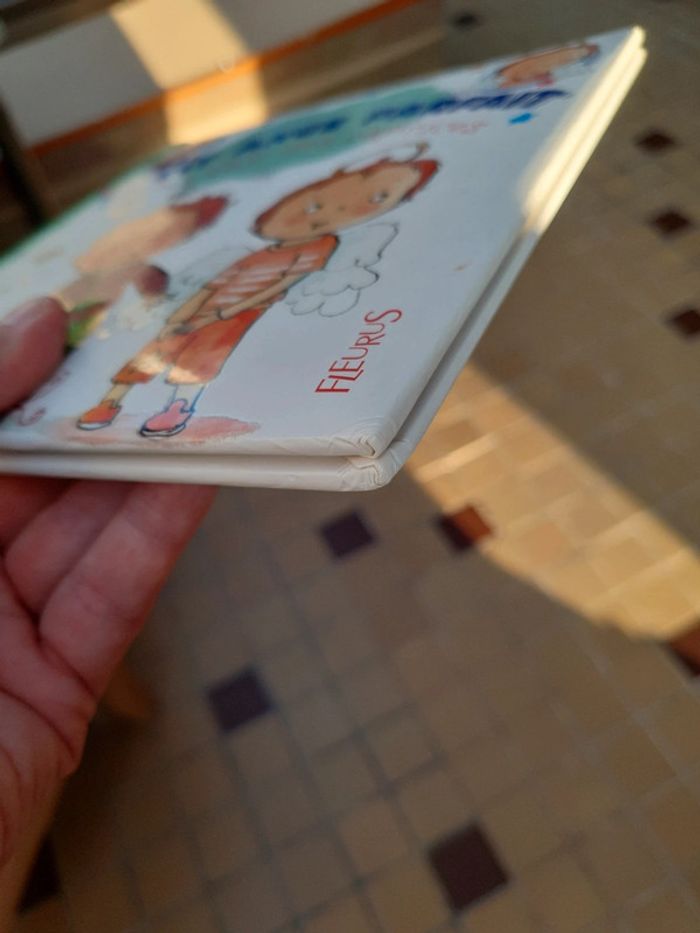 Livre Petit ange parfait - Jules fait des caprices - photo numéro 4