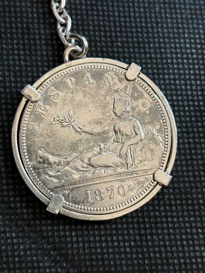 Beau porte-clé en argent avec pièce de 5 pesetas en argent TBE - photo numéro 4