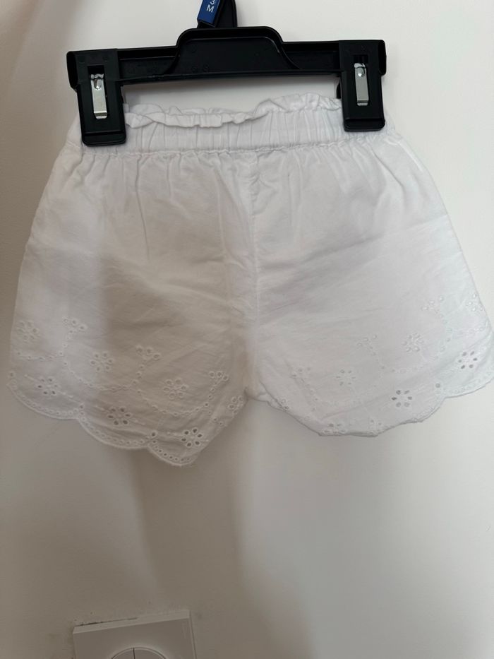 Short blanc broderie - photo numéro 3