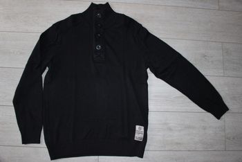 Pull noir col montant avec boutons pour homme