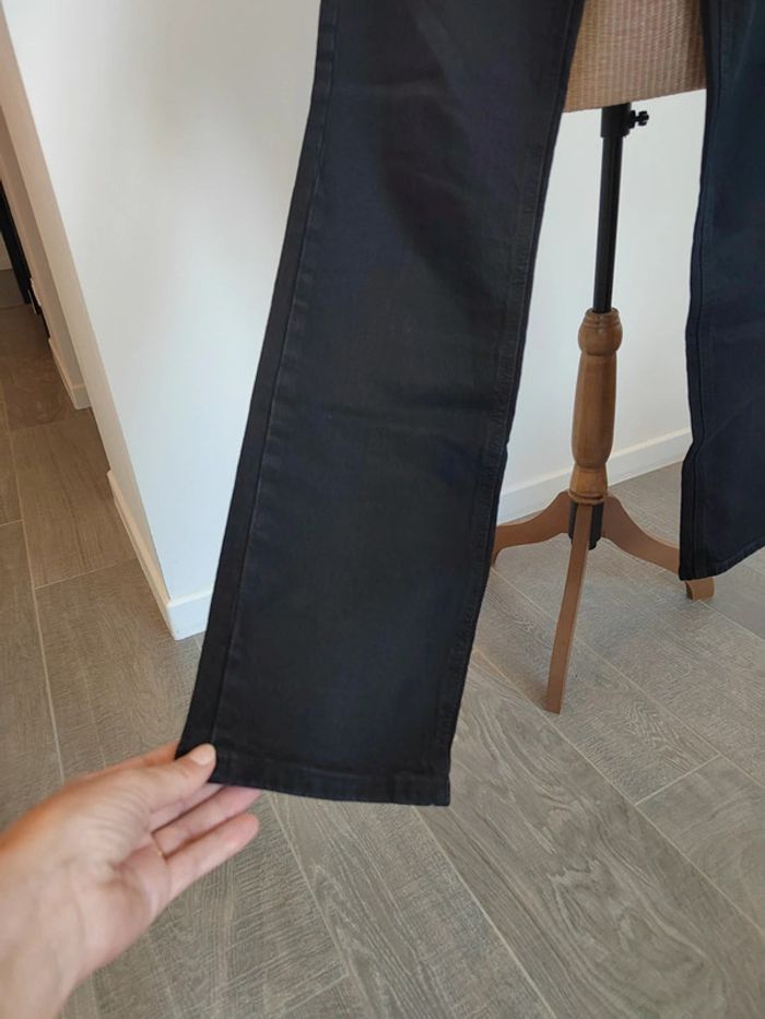 Jean en denim noir D98 taille 34 Stradivarius Neuf - photo numéro 3