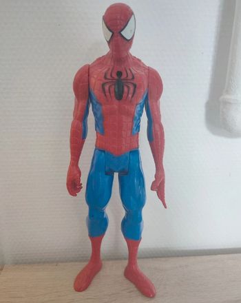 Figurine spiderman