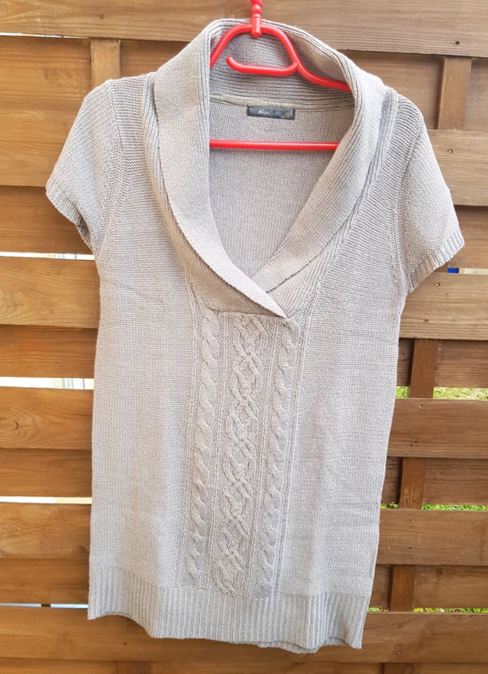 Robe pull sans manches, en maille torsadée