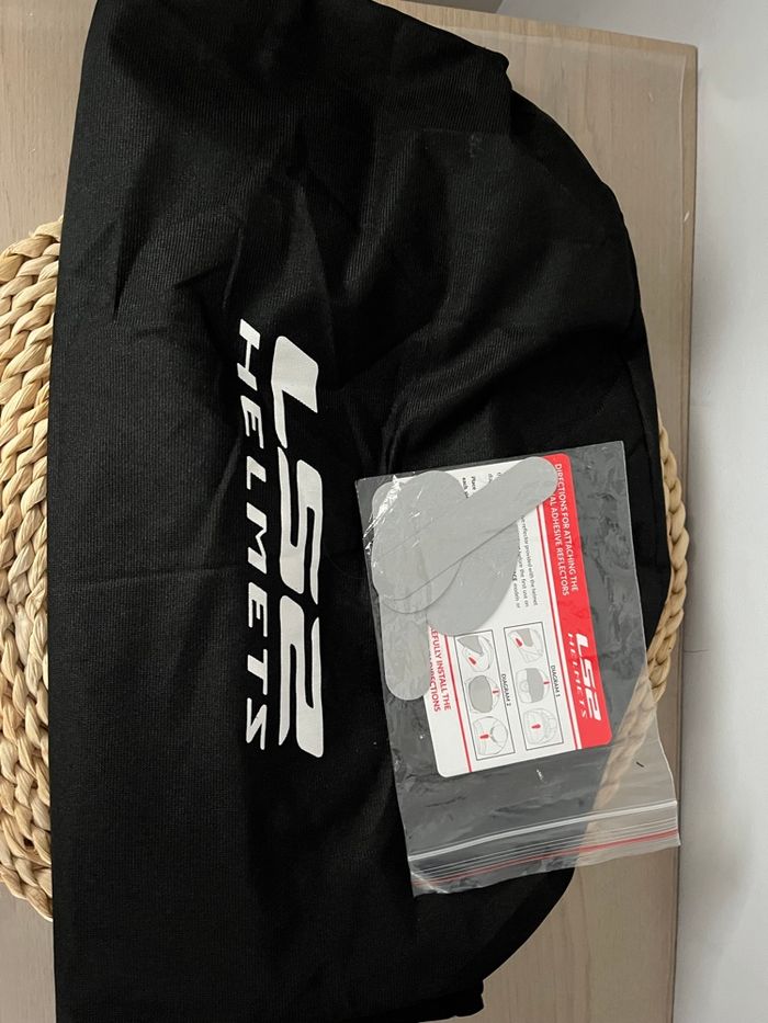 Casque enfant taille S comme neuf - photo numéro 7