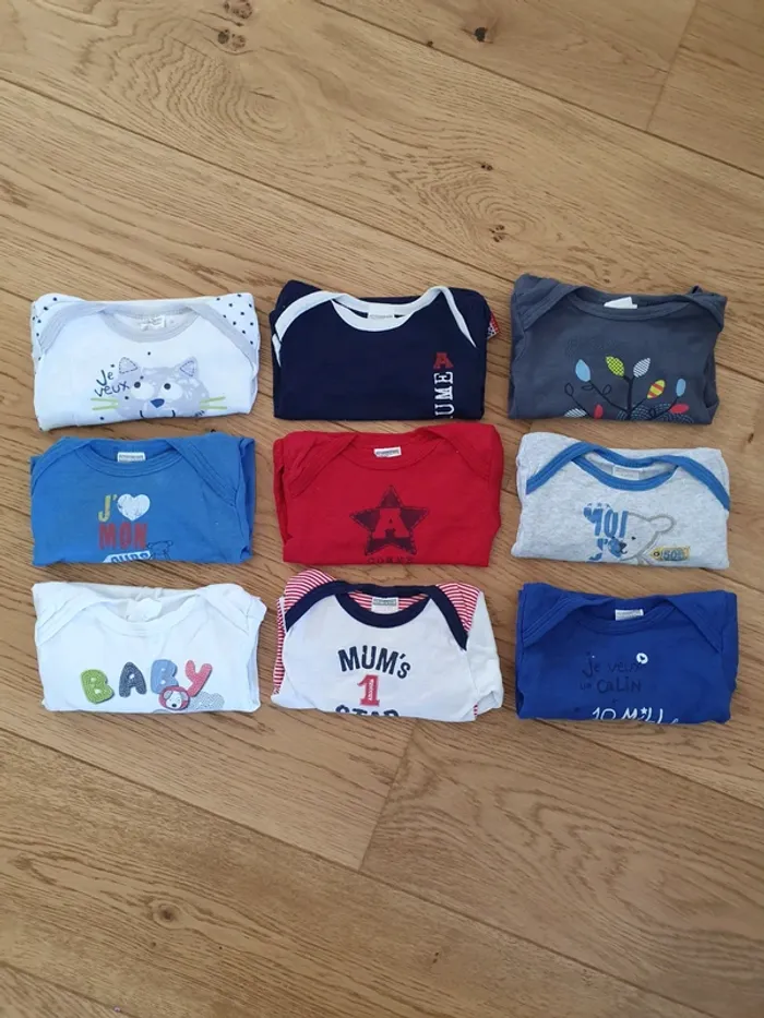 Lot 9 bodies Absorba 6 mois