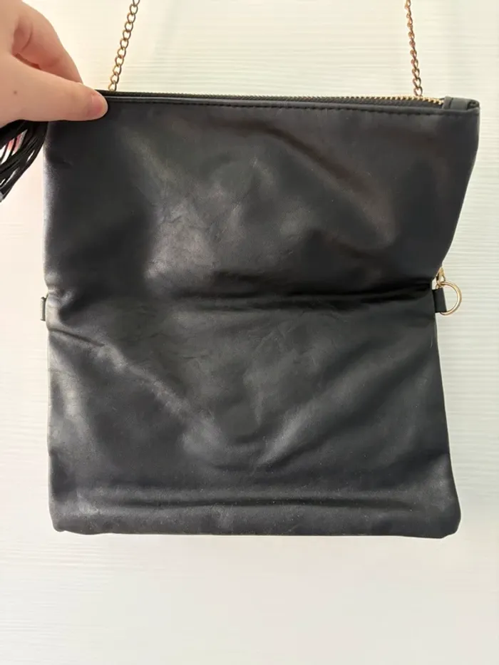 🔹 Sac noir avec bandoulière dorée – Chic et intemporel 🔹 - photo numéro 3