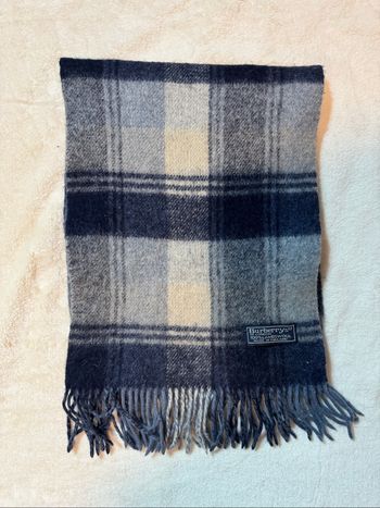 Écharpe Burberrys – 100% Laine d’agneau – Made in England