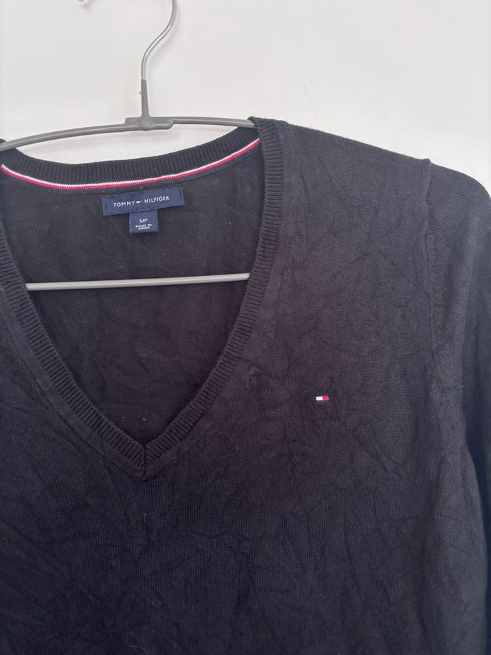 🖤 Pull col en V - Tommy Hilfiger Taille S - photo numéro 2
