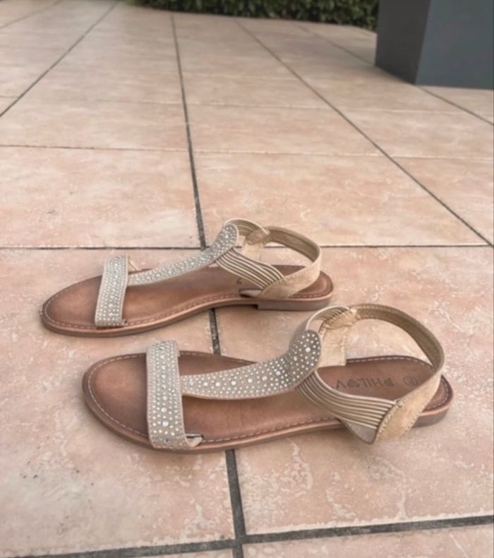 Sandale couleur beige à strass taille 40 de chez La Halle en bon état - photo numéro 2