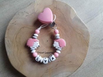 Attache tétine herisson