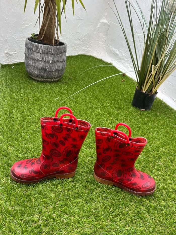 Très belle botte Spiderman taille 28 - photo numéro 3