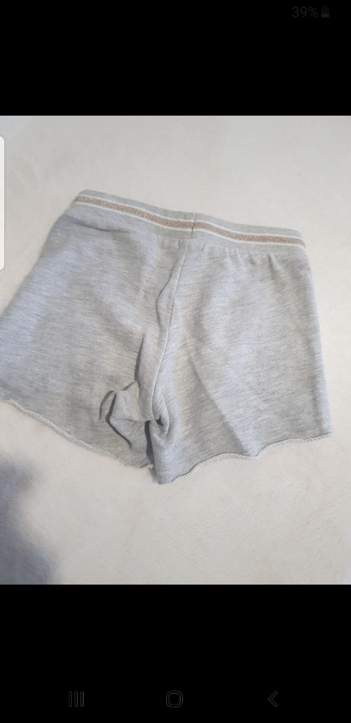 Short fille taille 5 ans - photo numéro 3
