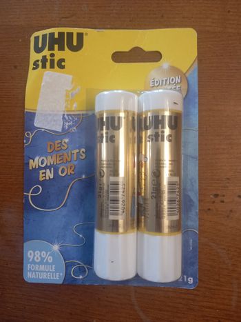 Lot 2 tubes de colle