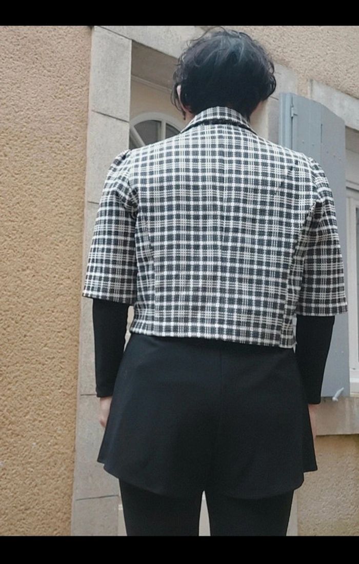 Magnifique veste courte pour taille 42 - photo numéro 3