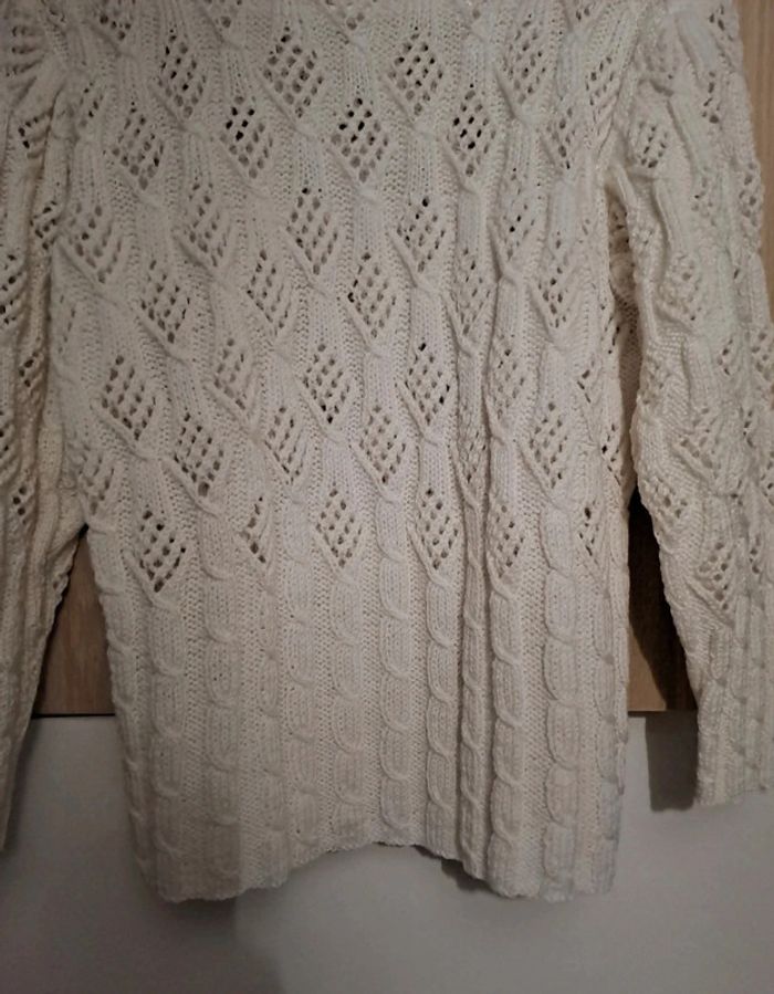 Joli pull ajouré - photo numéro 2
