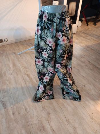 Pantalon fin  avec sa ceinture