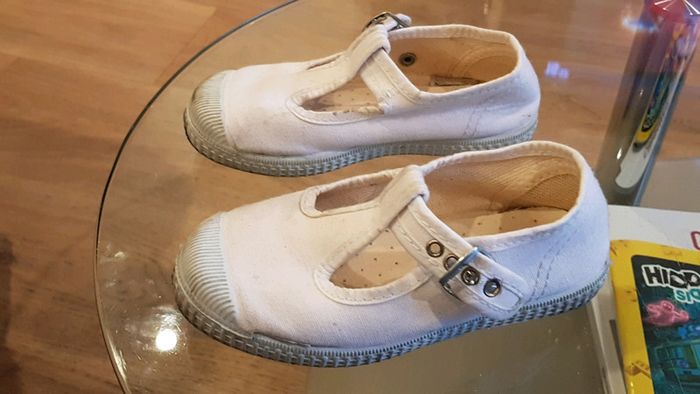 Chaussures en toile taille 25 - photo numéro 2
