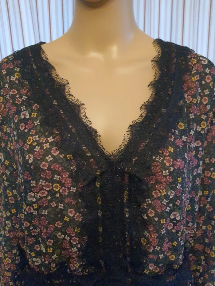 Jolie Blouse noir fleuries H&M eur 46 - photo numéro 9