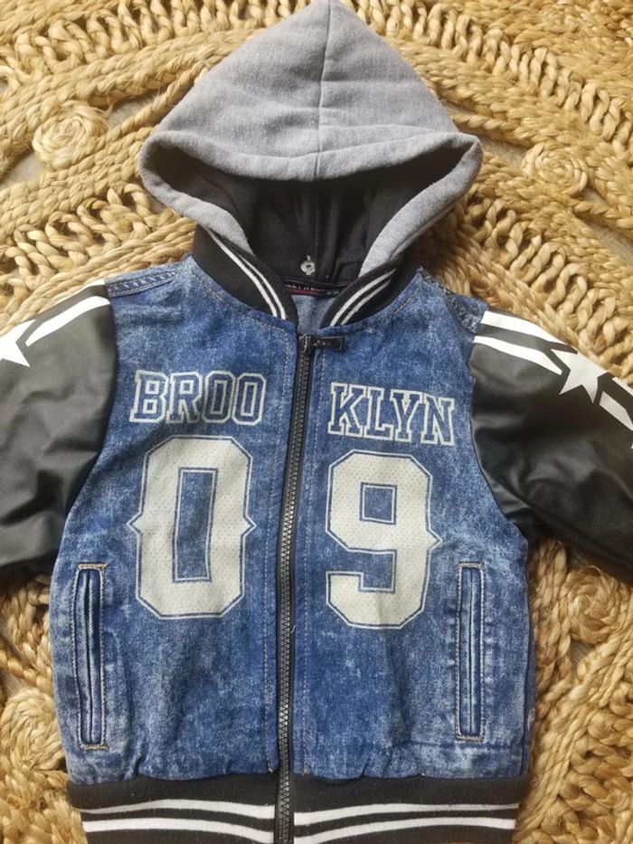 Veste en jean et manches simili cuir - photo numéro 2