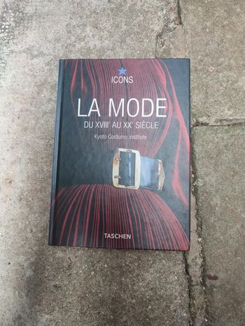 Livre la mode du XXe siècle