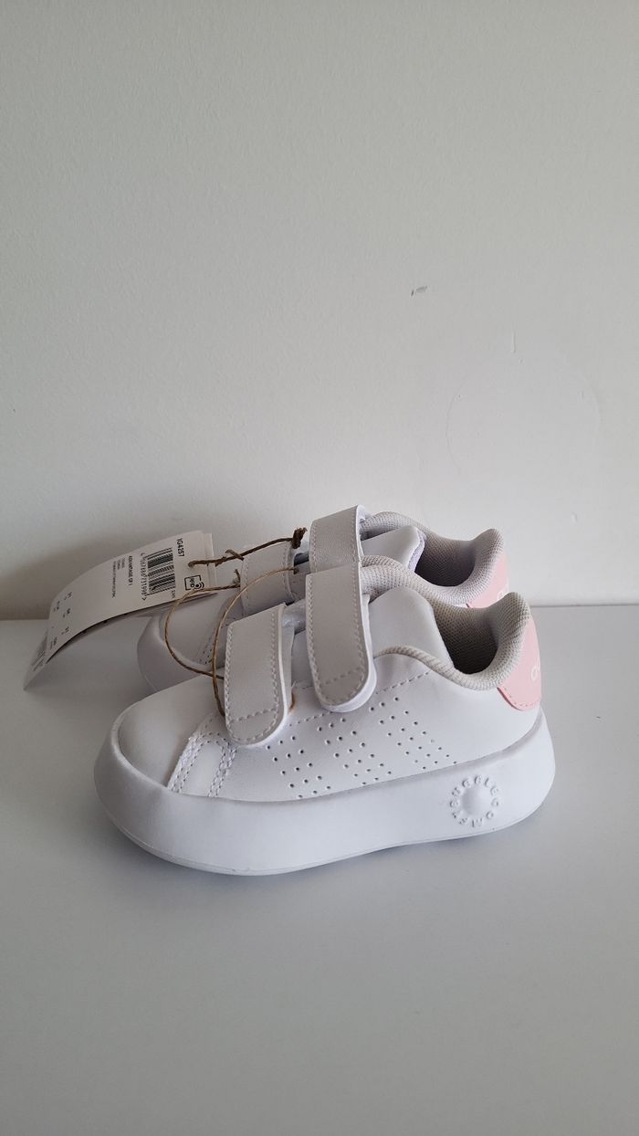Baskets bébé Adidas Advantage fille
