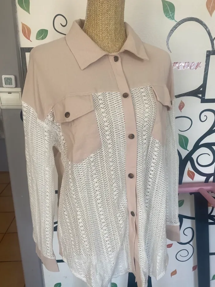 Chemise ou blouse d’été tissu respirant confortable décontractée taille L