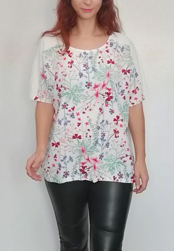 Beau haut fleuri grande taille