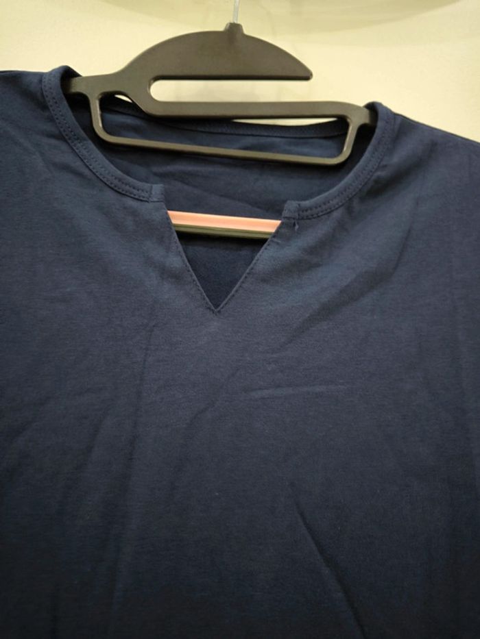 T shirt col v taille L ouku neuf - photo numéro 2