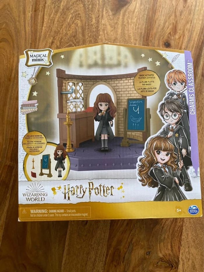 Coffret figurines Harry Potter magical minis charms classroom