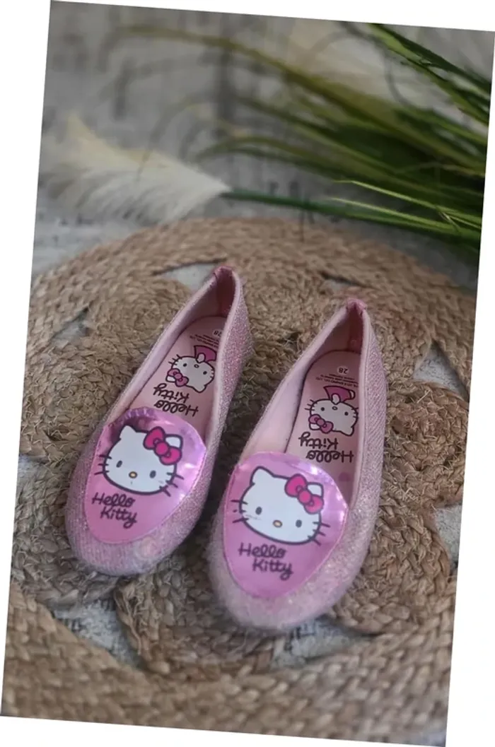 Sandale taille 28 hello kitty