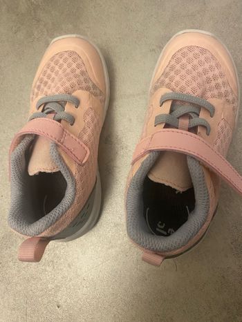 Baskets taille 24