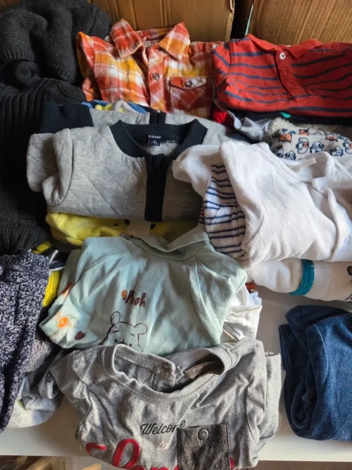 Lot +35 vêtements 6 mois garçon - photo numéro 3