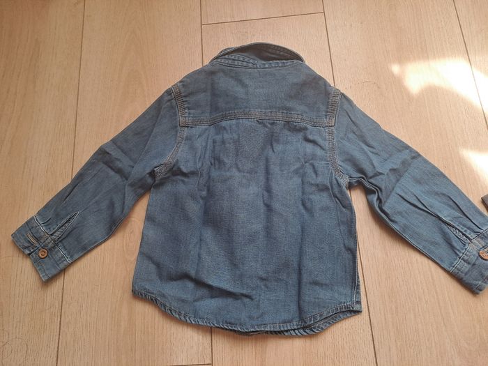 Chemise en jean bébé 18 mois - photo numéro 3