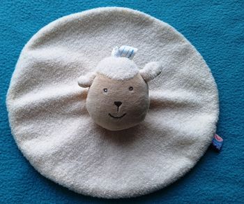 DOUDOU PLAT ROND MOUTON - SUCRE D'ORGE