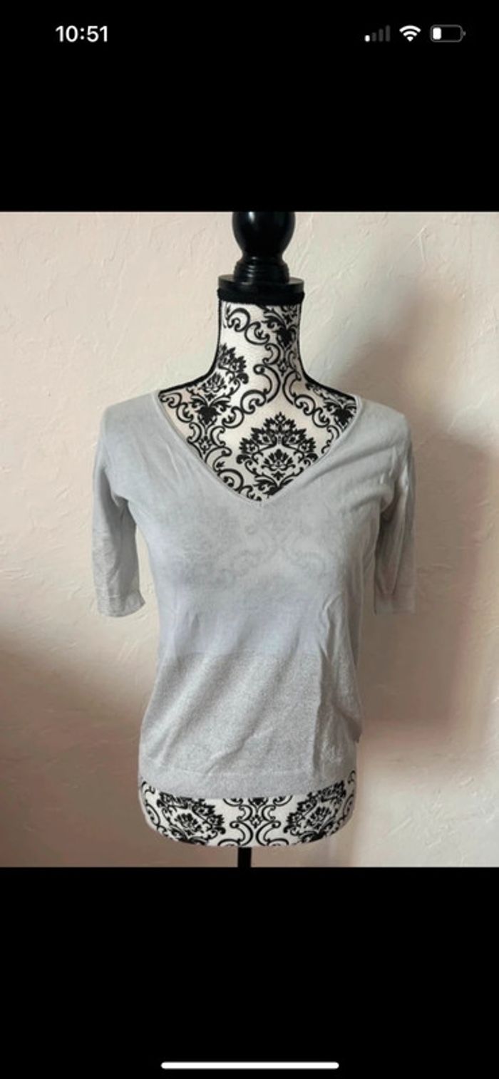 Très beau tee shirt bleu et gris argentée 🥰 taille 36 morgan