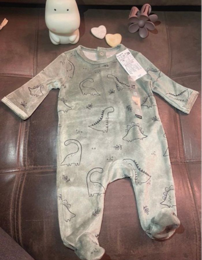 Lots de vêtements 1 mois