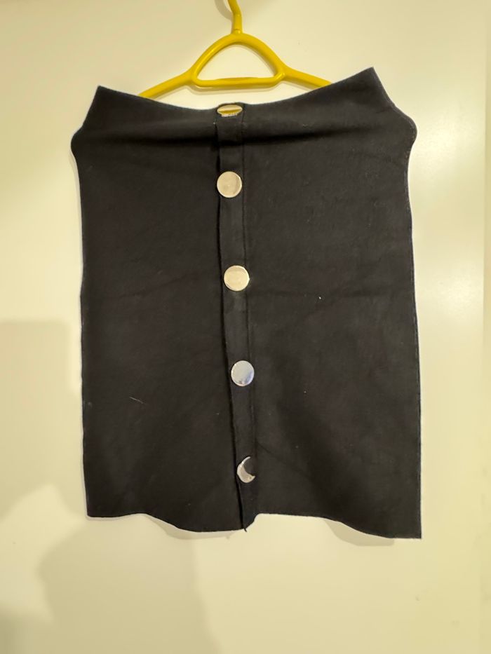 Jupe avec gros bouton - photo numéro 2